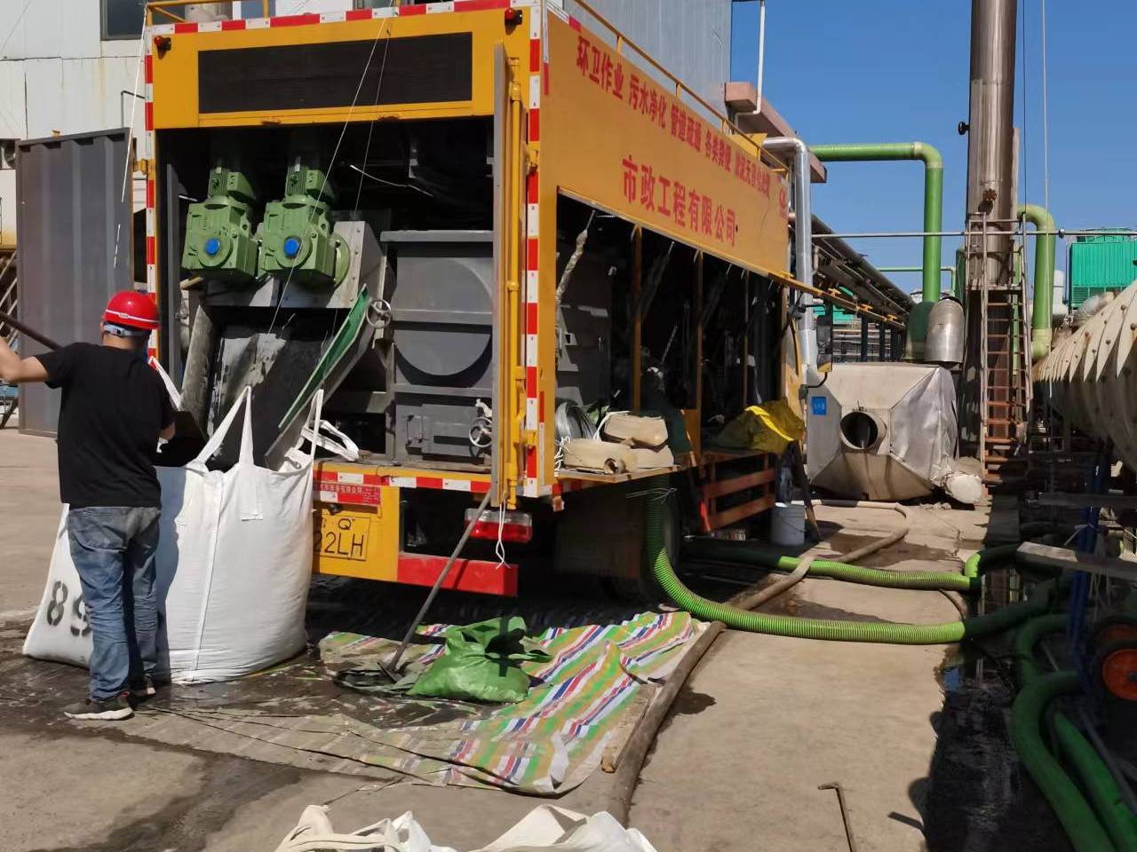 庐阳淤泥压干处理